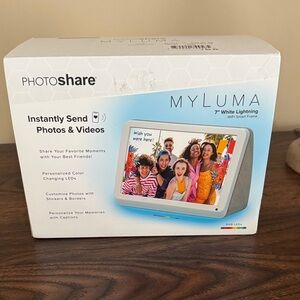 My Luma 7” White Lightning WiFi Smart Frame